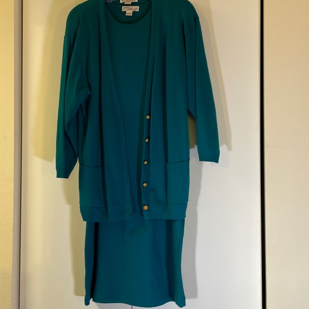Nice 2-piece turquoise sweater dress w/removable jacket & short sleeve dress.